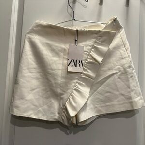 Zara Women's Off-White Ruffle Skort